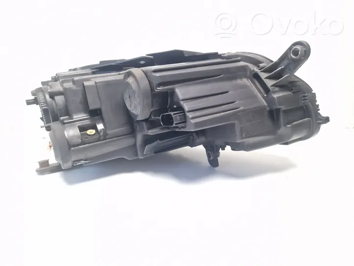 Volkswagen PASSAT B7 Lampa przednia 3AC941005