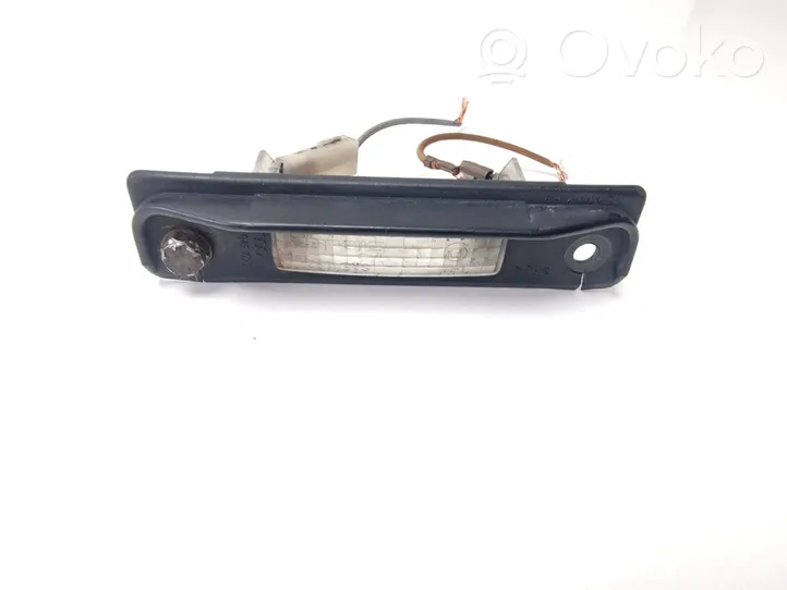 Audi A8 S8 D2 4D Luce targa 4D0943021