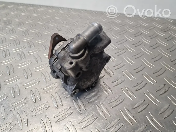 Volkswagen Touareg II Pompe de direction assistée 7P6422154A