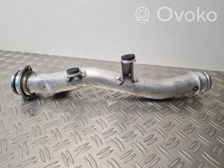 Volkswagen Touareg II Wąż / Rura intercoolera 7P0145762A