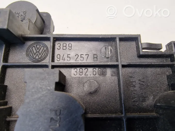 Volkswagen PASSAT B5.5 Portalampada fanale posteriore 3B9945257B