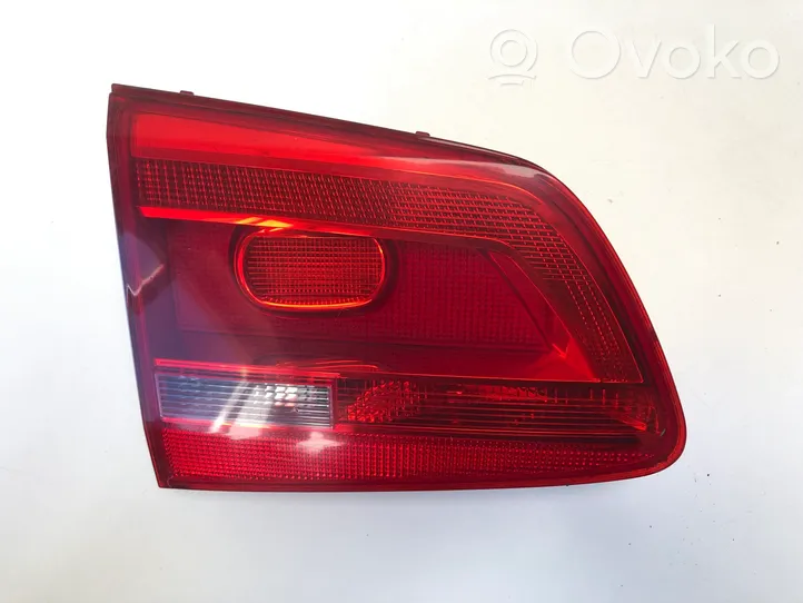 Volkswagen Touran II Lampy tylnej klapy bagażnika 1T0945093A