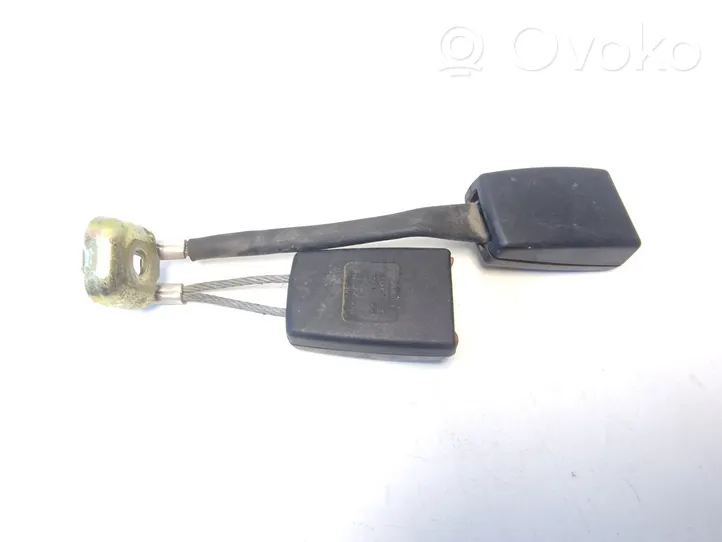 Audi A4 S4 B5 8D Vidējās jostas sprādze (aizmugurē) 8D0857739D