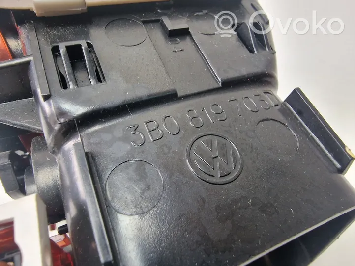 Volkswagen PASSAT B5.5 Copertura griglia di ventilazione laterale cruscotto 3B0819703D