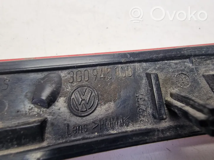 Volkswagen PASSAT B8 Odblask lampy tylnej 3G0945103A