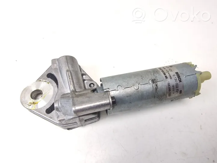 Audi Q7 4L Motor de ajuste del asiento 0130002531