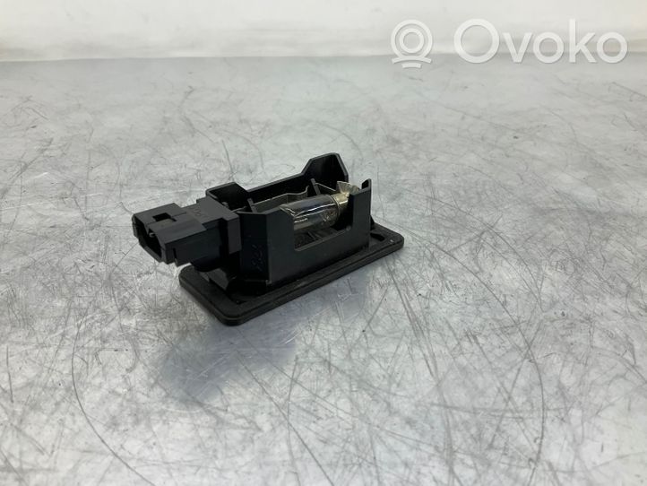 BMW 5 E60 E61 Lampa oświetlenia tylnej tablicy rejestracyjnej 165646