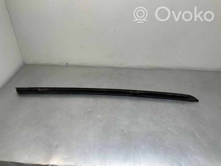 BMW 5 E60 E61 Garniture de pare-brise 7045447