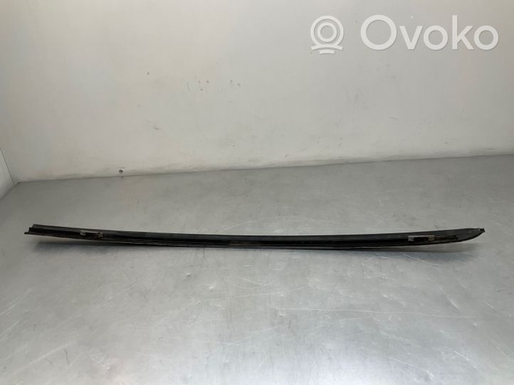 BMW 5 E60 E61 Garniture de pare-brise 7045448