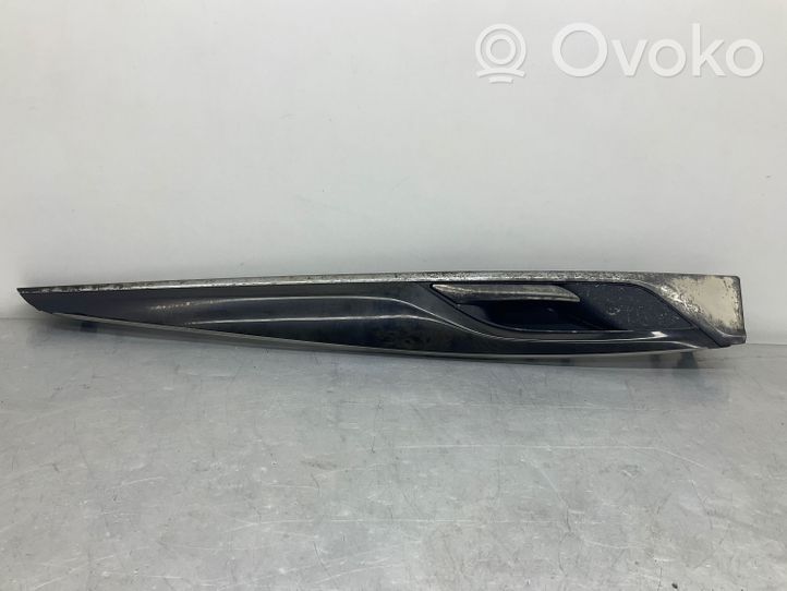 BMW 5 G30 G31 Barra di rivestimento della portiera anteriore 7385062