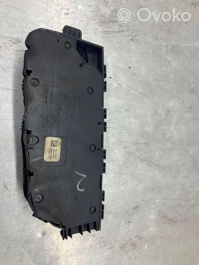 BMW 5 G30 G31 Interruttore di controllo del sedile 9384918