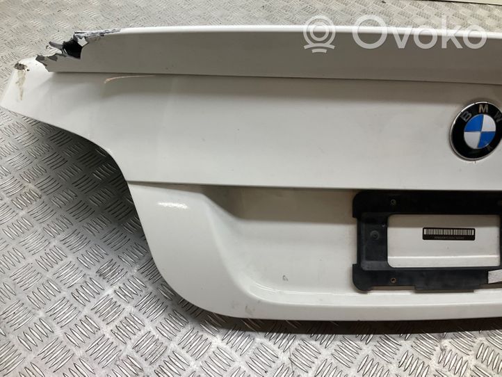 BMW 5 E60 E61 Задняя крышка (багажника) 