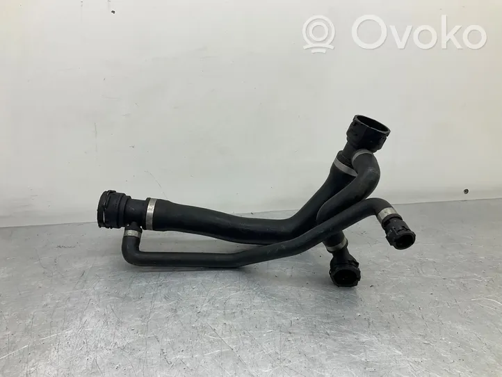 BMW 5 E60 E61 Tuyau de liquide de refroidissement moteur 7508036