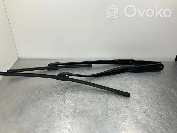 BMW 5 F10 F11 Windshield/front glass wiper blade 7203156