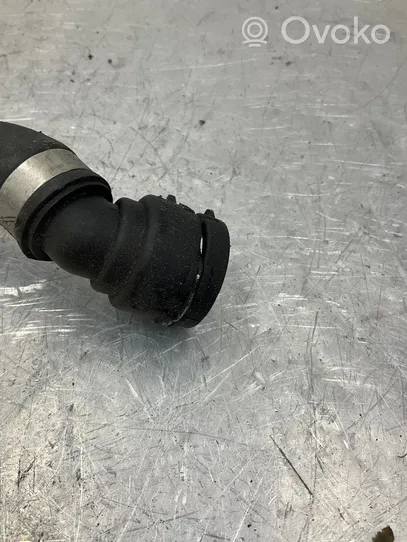 BMW 5 F10 F11 Tuyau de liquide de refroidissement moteur 7582895