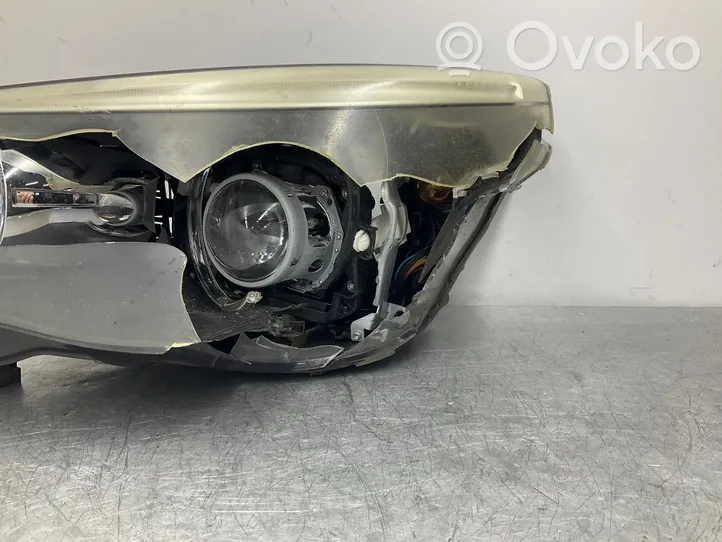 BMW 5 E60 E61 Lampa przednia 7044675