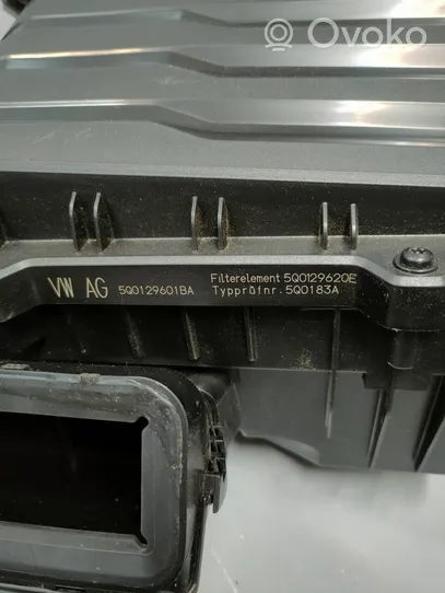 Volkswagen Golf VIII Scatola del filtro dell’aria 5Q0129601BA