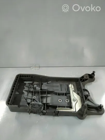 Volkswagen Caddy Vassoio batteria 5W3915331A