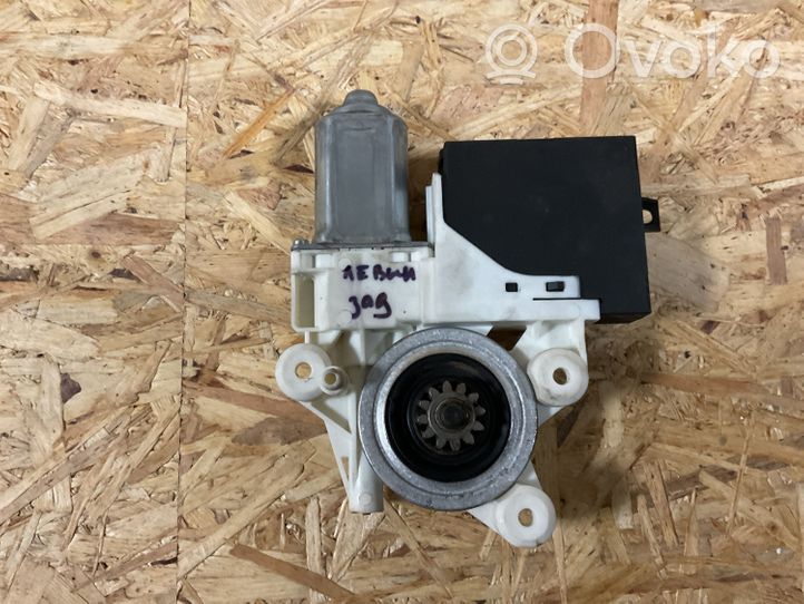 Volvo V50 Moteur de lève-vitre de porte arrière 30724755