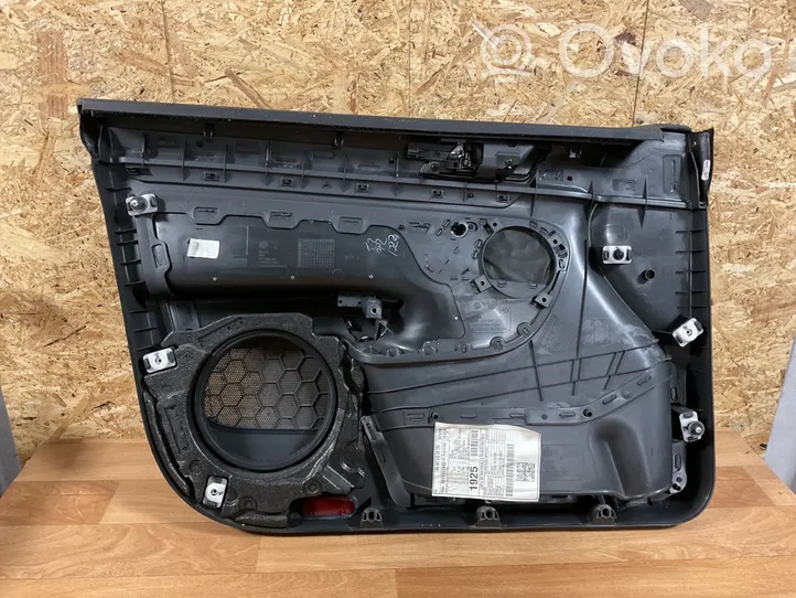 Volkswagen Golf V Обшивка передней двери 1K4868110