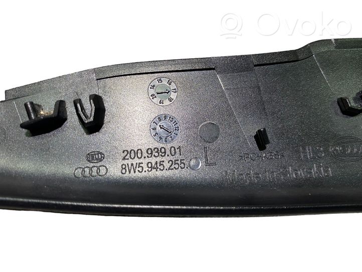 Audi A4 S4 B9 Lampka klapy bagażnika 8W5945255