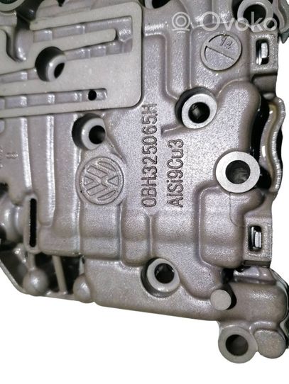 Audi A3 S3 8V Pārnesumkārbas vadības bloks 0BH325065H