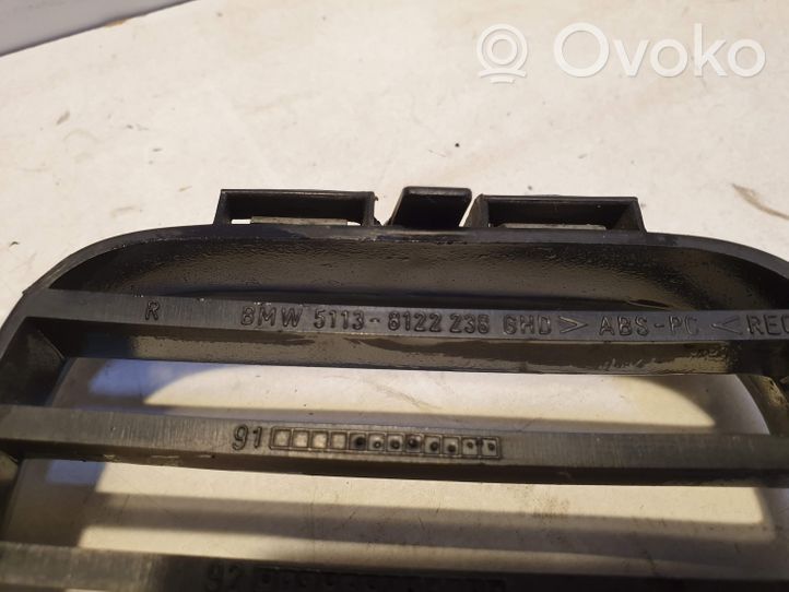 BMW 3 E36 Grille calandre supérieure de pare-chocs avant 51138122238