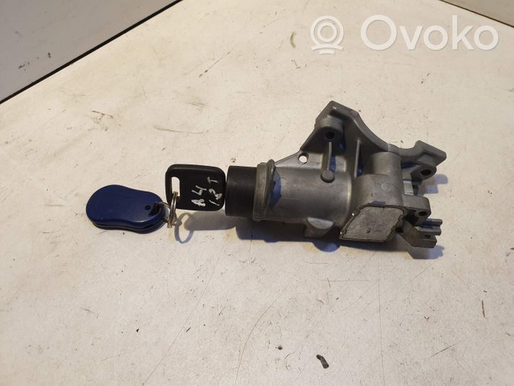 Audi A4 S4 B5 8D Užvedimo spynelė 4D0905851A