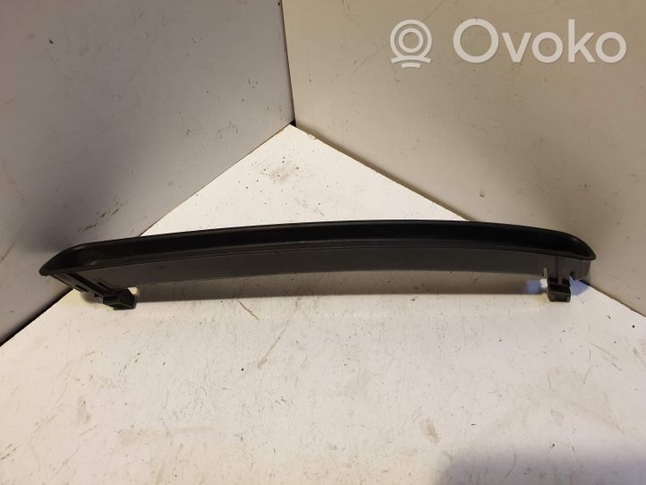 Volkswagen Polo II 86C 2F Grille inférieure de pare-chocs avant 6N0853666A