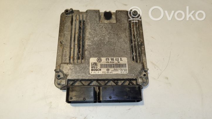 Volkswagen Touareg I Engine control unit/module 070906016BL