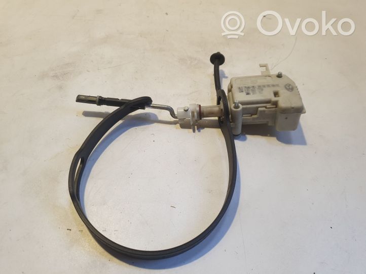 Volkswagen Touareg I Verrouillage du bouchon du réservoir de carburant 1J0810773B