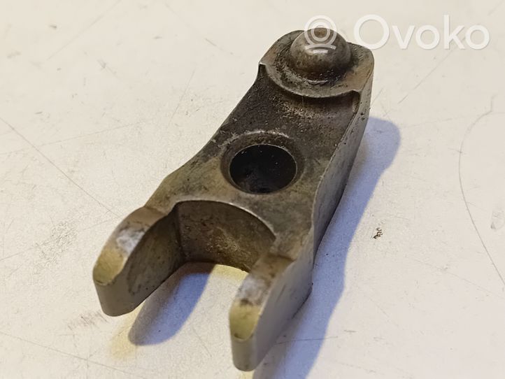 Audi A4 S4 B5 8D Fuel Injector clamp holder 