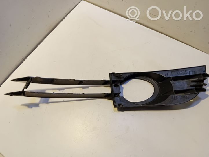 Audi A6 S6 C6 4F Pretmiglas luktura dekoratīvais režģis 4F0807682