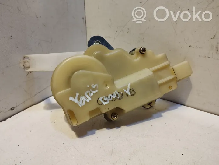 Toyota Yaris Stellmotor Heckklappe Kofferraumdeckel 040916