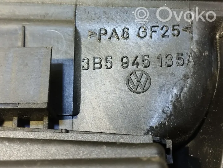 Volkswagen PASSAT B5 Papildu bremžu signāla lukturis 3B5945135A