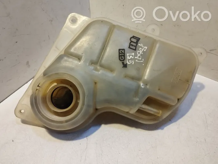 Volkswagen PASSAT B5 Serbatoio di compensazione del liquido refrigerante/vaschetta 8D0121403J