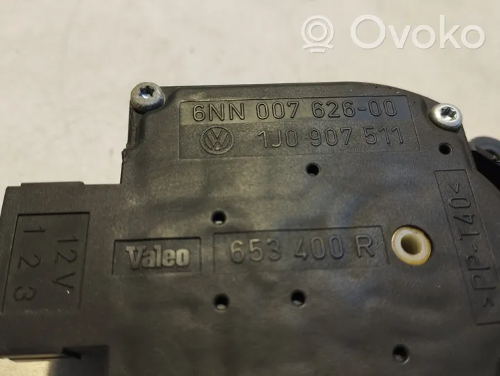 Volkswagen PASSAT B5 Oro sklendės varikliukas 1J0907511