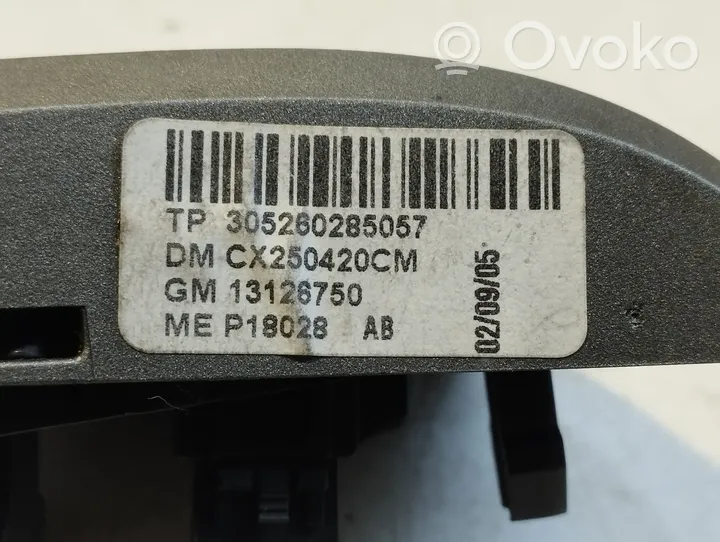 Opel Astra H Boutons / interrupteurs volant 13126750