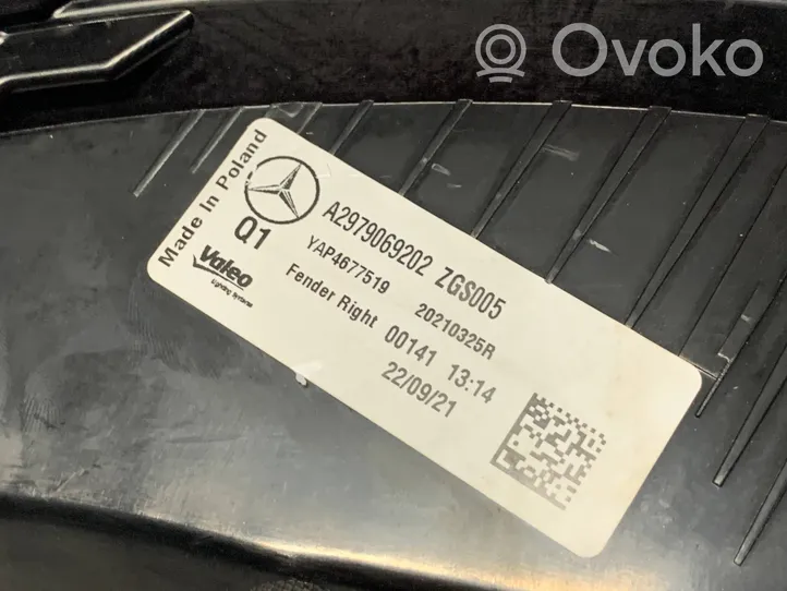 Mercedes-Benz EQS V297 Aizmugurējais lukturis virsbūvē A2979069202