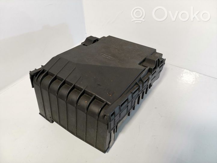 Audi A3 S3 A3 Sportback 8P Module de fusibles 1KO937124K