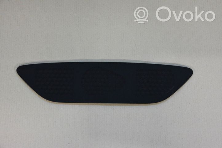 Volkswagen Touareg II Grilles/couvercle de haut-parleur latéral 7P6819153