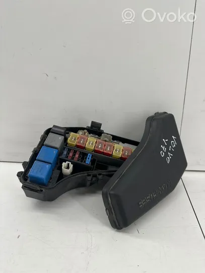 Volvo S70  V70  V70 XC Fuse box set 9128576