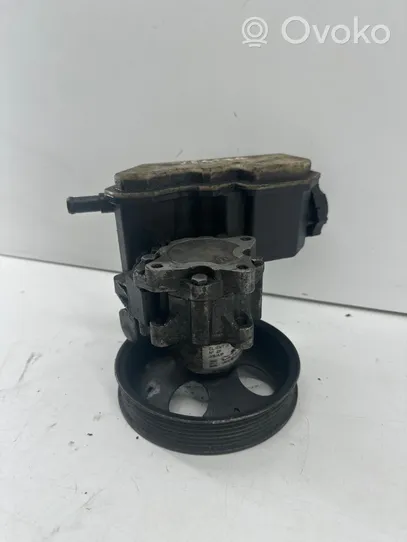 Opel Vectra B Power steering pump 90495960