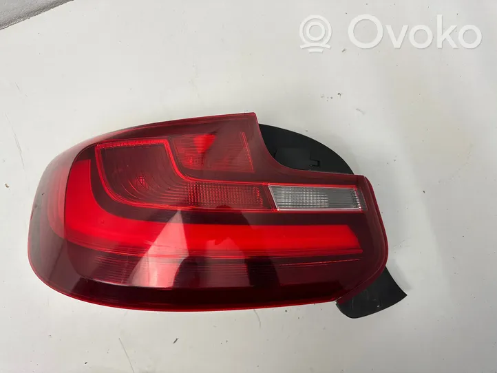 BMW 2 F22 F23 Luz trasera/de freno 4818179