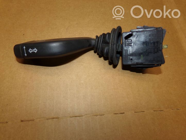 Opel Corsa C Suuntavilkun vipu 09185413