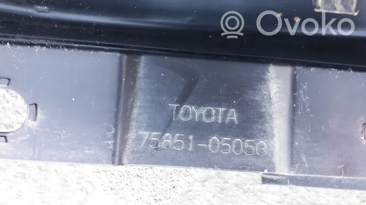 Toyota Avensis T270 Kynnys 7585105050