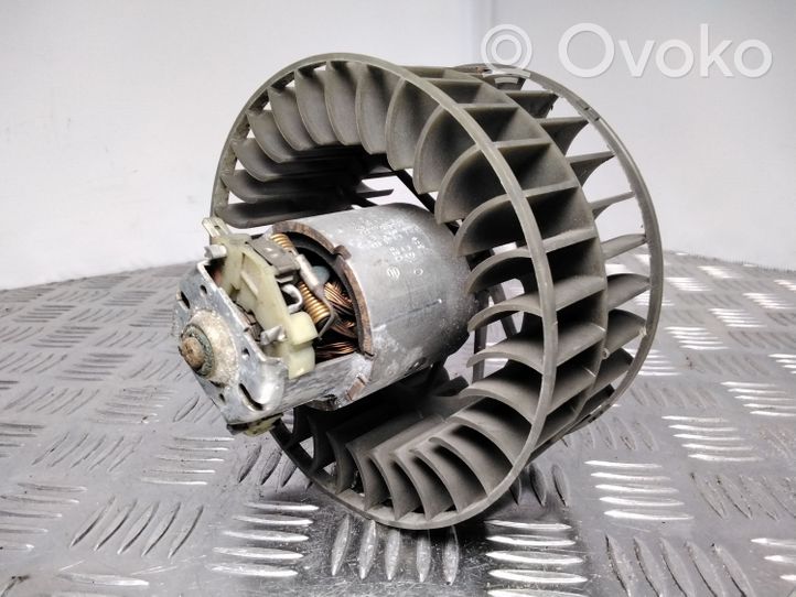 BMW 3 E36 Ventola riscaldamento/ventilatore abitacolo 0130063091