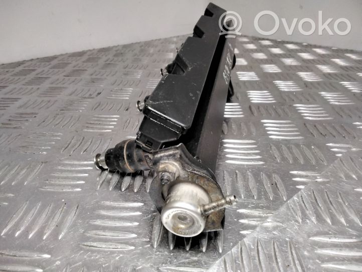 BMW 3 E36 Tuyau de conduite principale de carburant 1734355