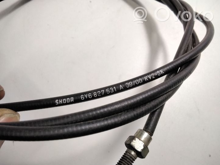 Skoda Fabia Mk1 (6Y) Système poignée, câble pour serrure de capot 6Y6827531A