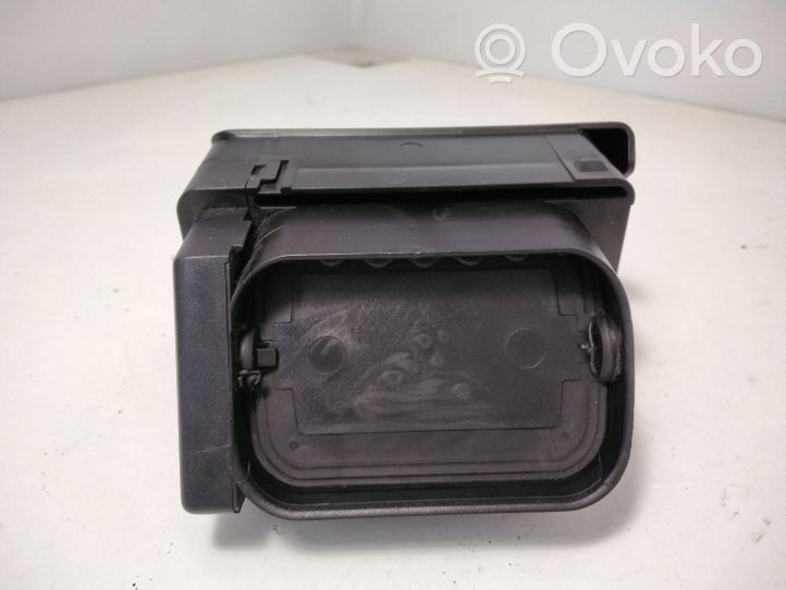 Audi A4 S4 B5 8D Copertura griglia di ventilazione laterale cruscotto 8D1820902